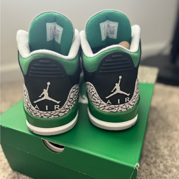 Jordan 3 Pine Green - Picture 4 of 6